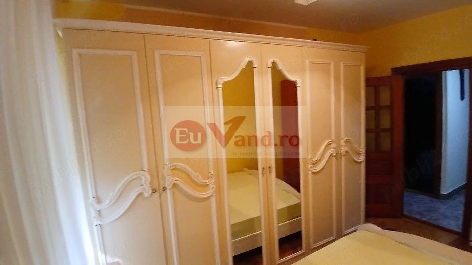 De inchiriat apartament 3 camere, I. C. frimu, et. 3, 450 euro - Poză 1