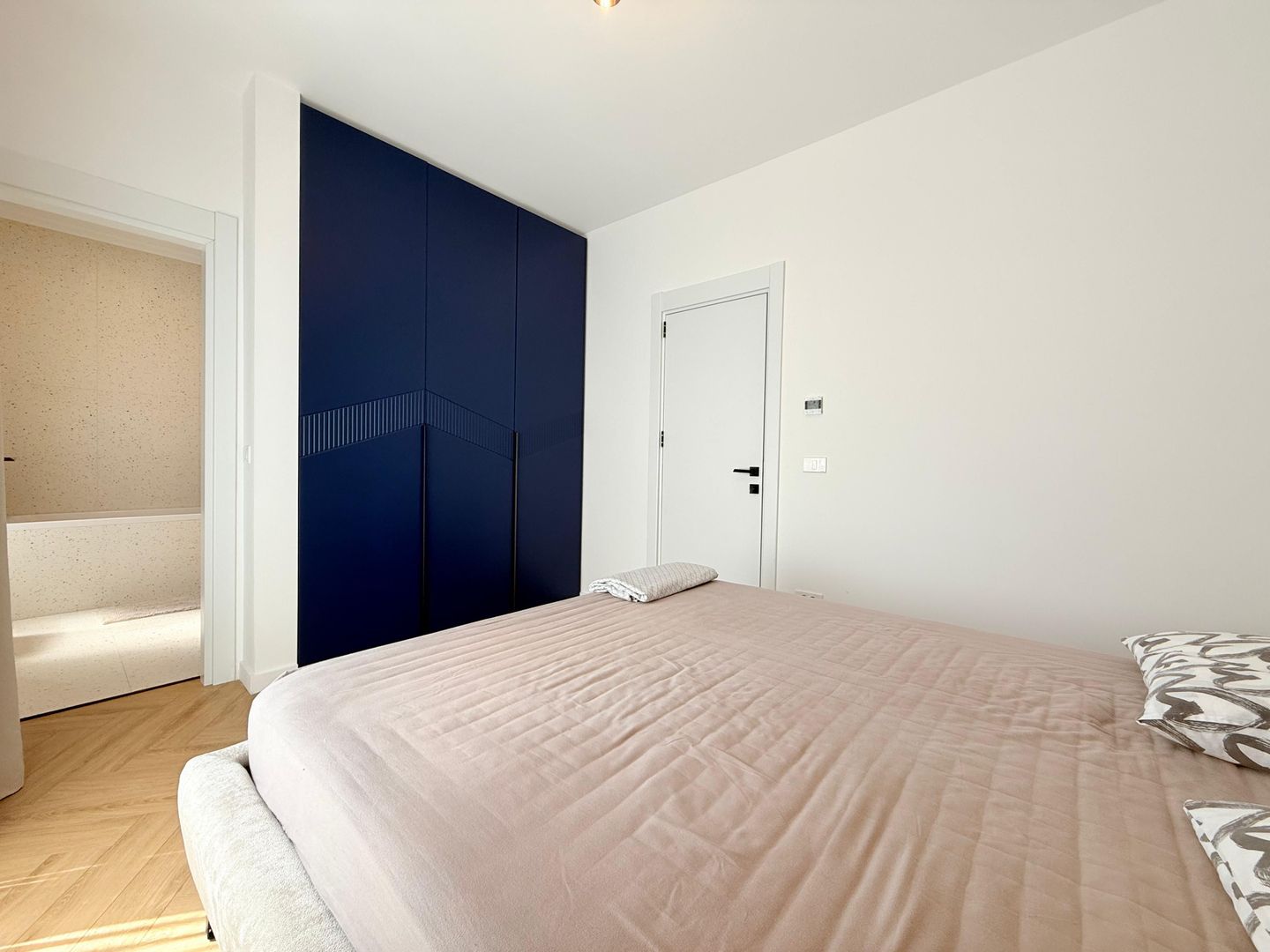 Vila 4 camere | 3 dormitoare | 3 bai | Gradina | Toate Utilitatile - Poză 14