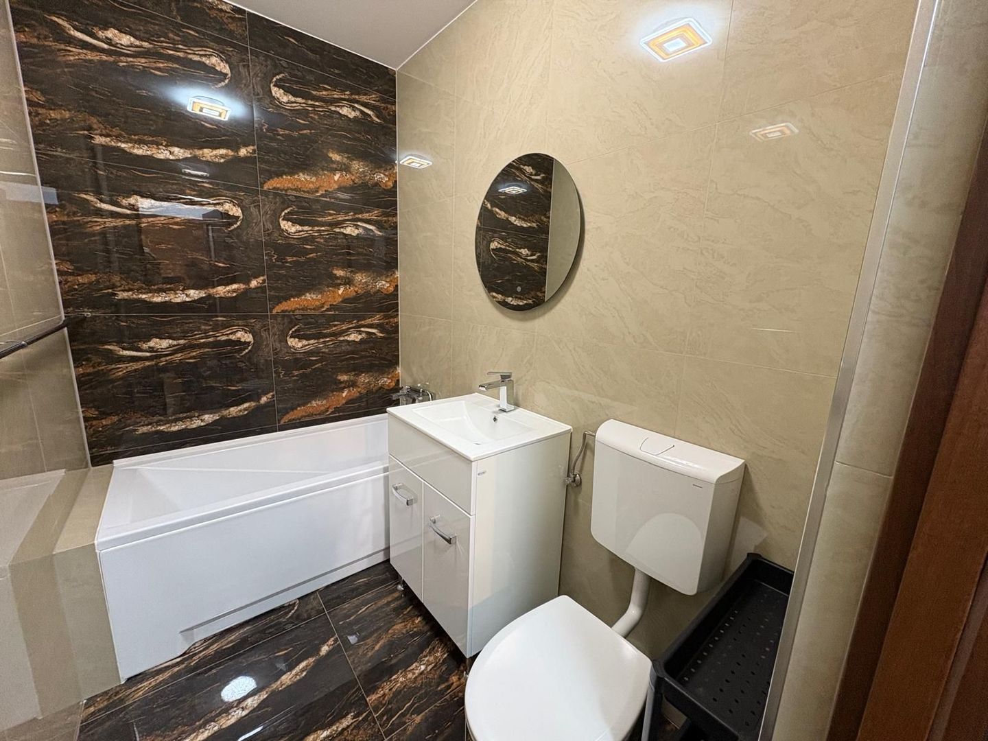 AP. 2 CAMERE P-TA SUDULUI, PRIMA INCHIRIERE,MASINA SPALAT VASE, METROU - Poză 7