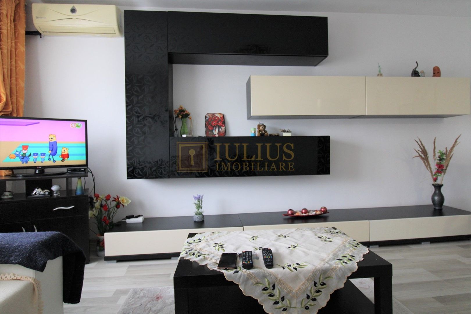 3 camere, decomandat, centrala proprie - Poză 4