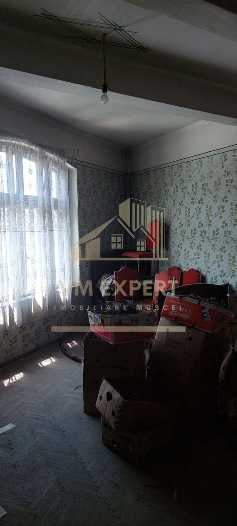 VILA 6 CAMERE, 126 MP, CENTRU CAMPULUNG - Poză 6