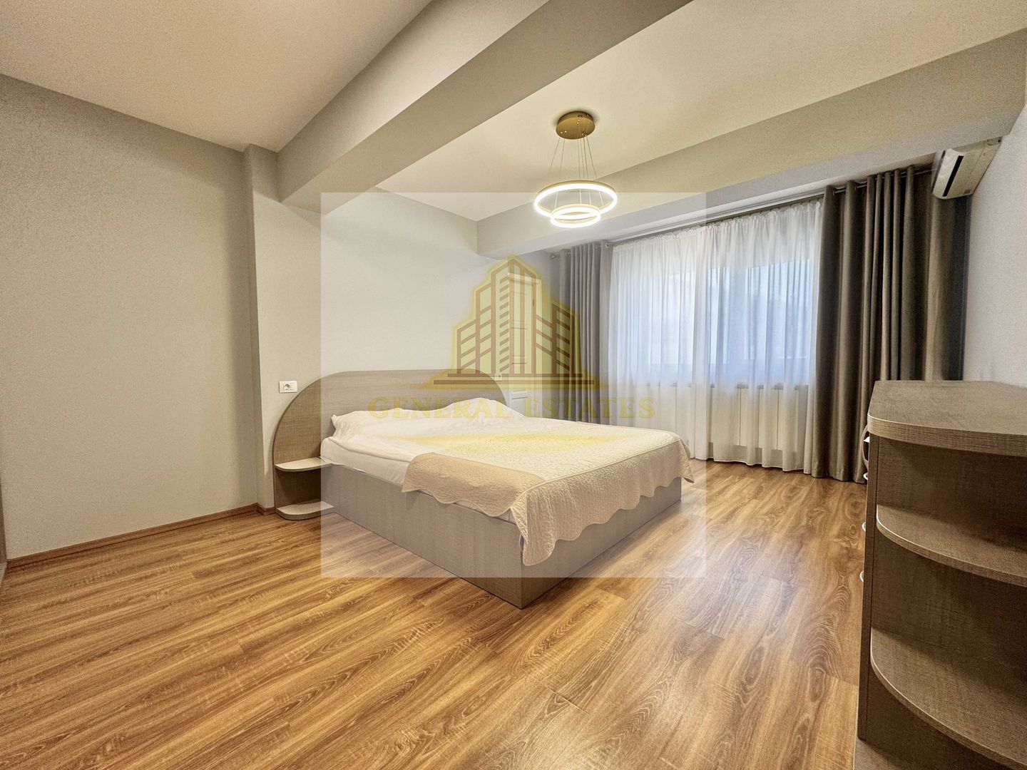 Vânzare apartament cu 3 camere - 130 m.p - în Zona CUG, Iași. - Poză 15