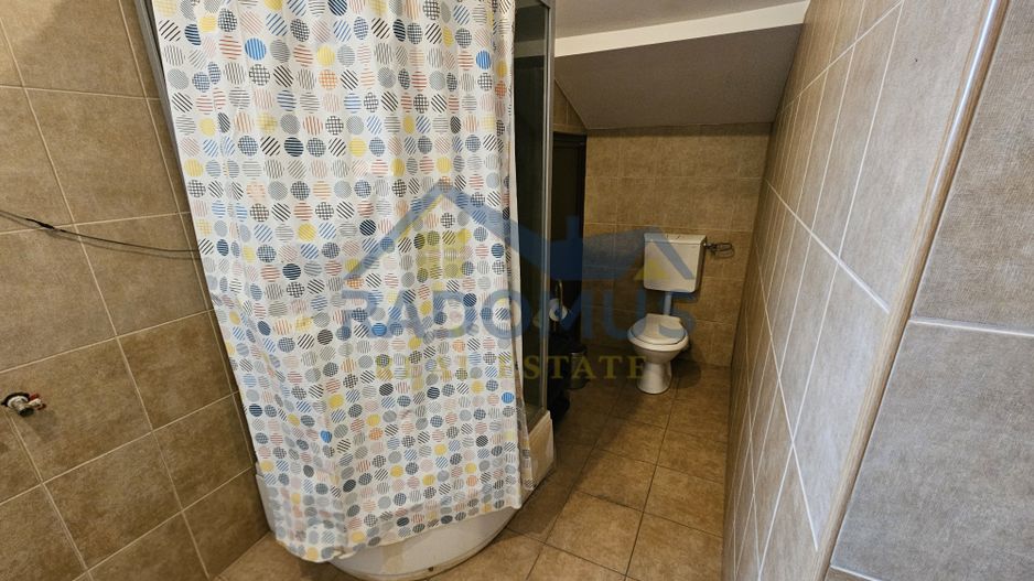 Vilă spațioasă, central, ideală pentru activități comerciale/birouri - Poză 23