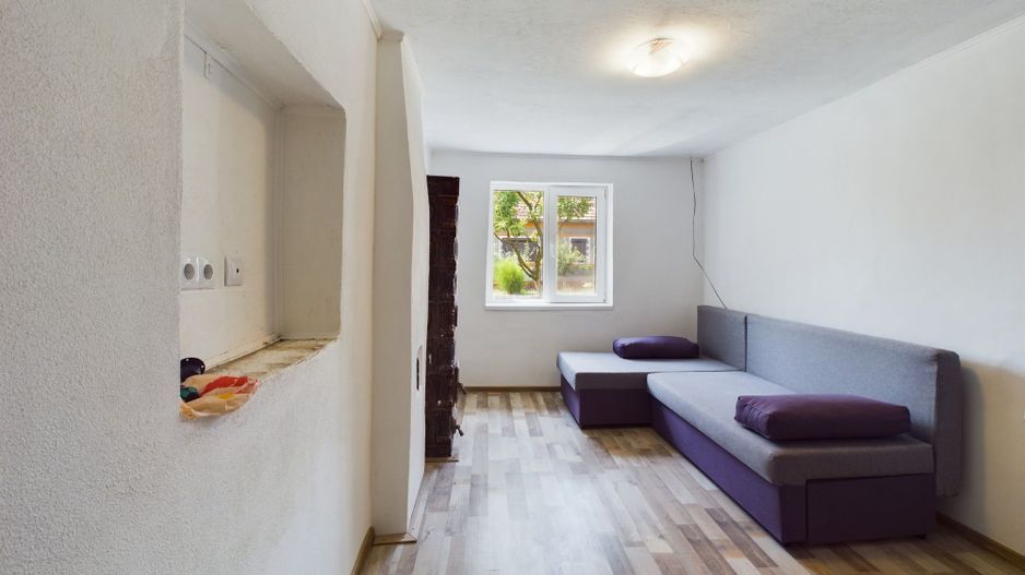 Casă cu 3 camere în Bujac - Poză 10