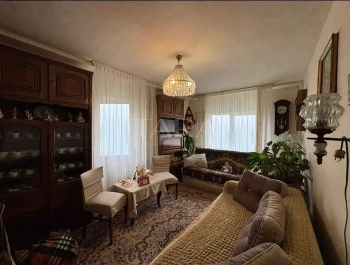 De vanzare cu 4 camere decomandat in Manastur - Poză 3