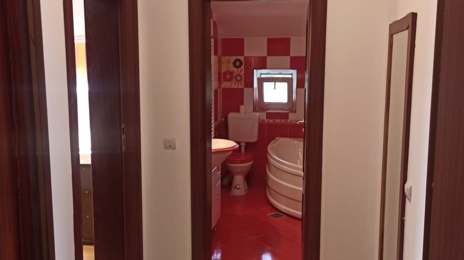 Casa 5 camere, 250 mp teren liber, adiacent șoseaua Leordeni - Poză 23