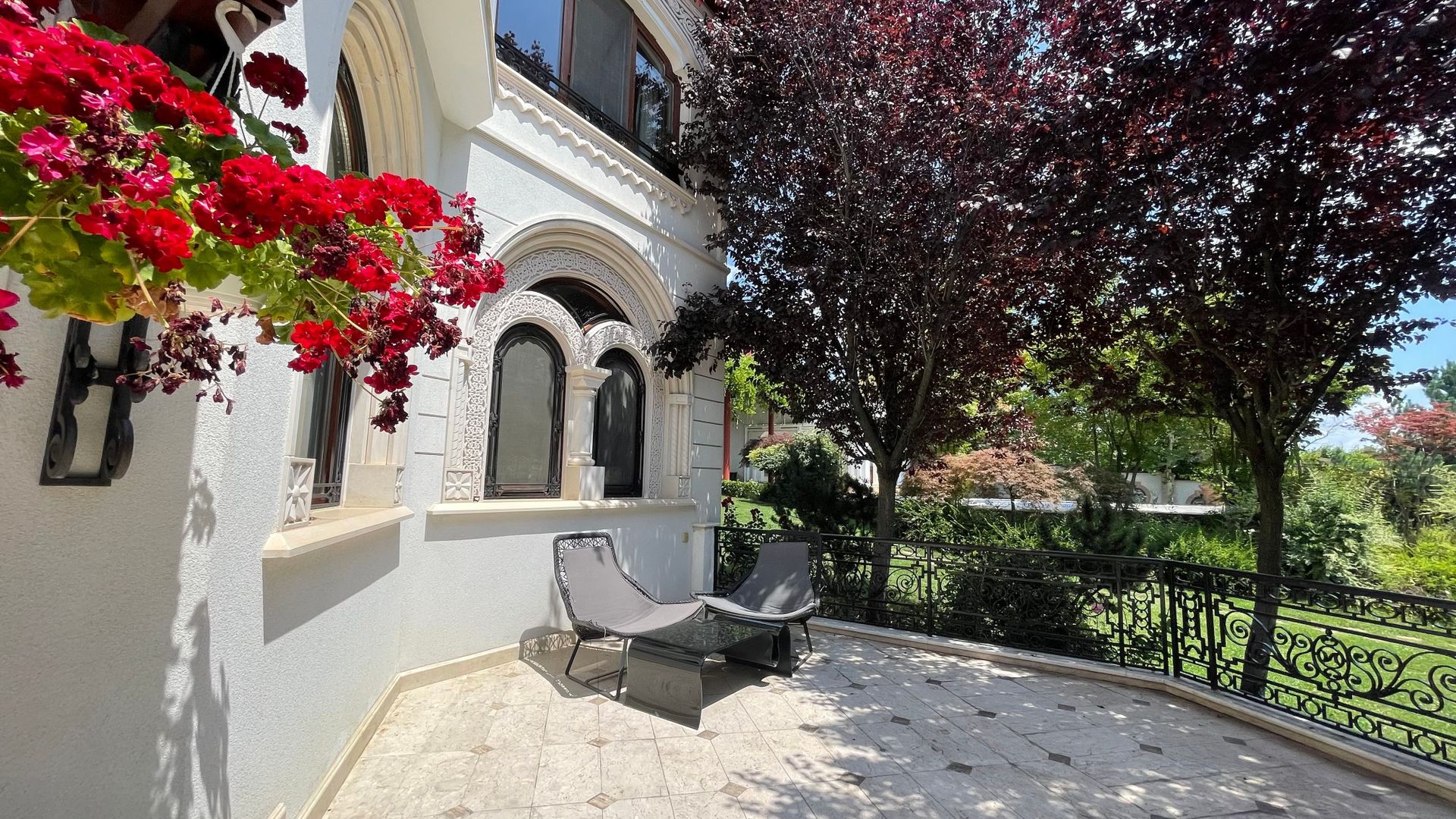 Domeniu vila Balotesti 4000 mp teren 60 m deschidere lac - Poză 9