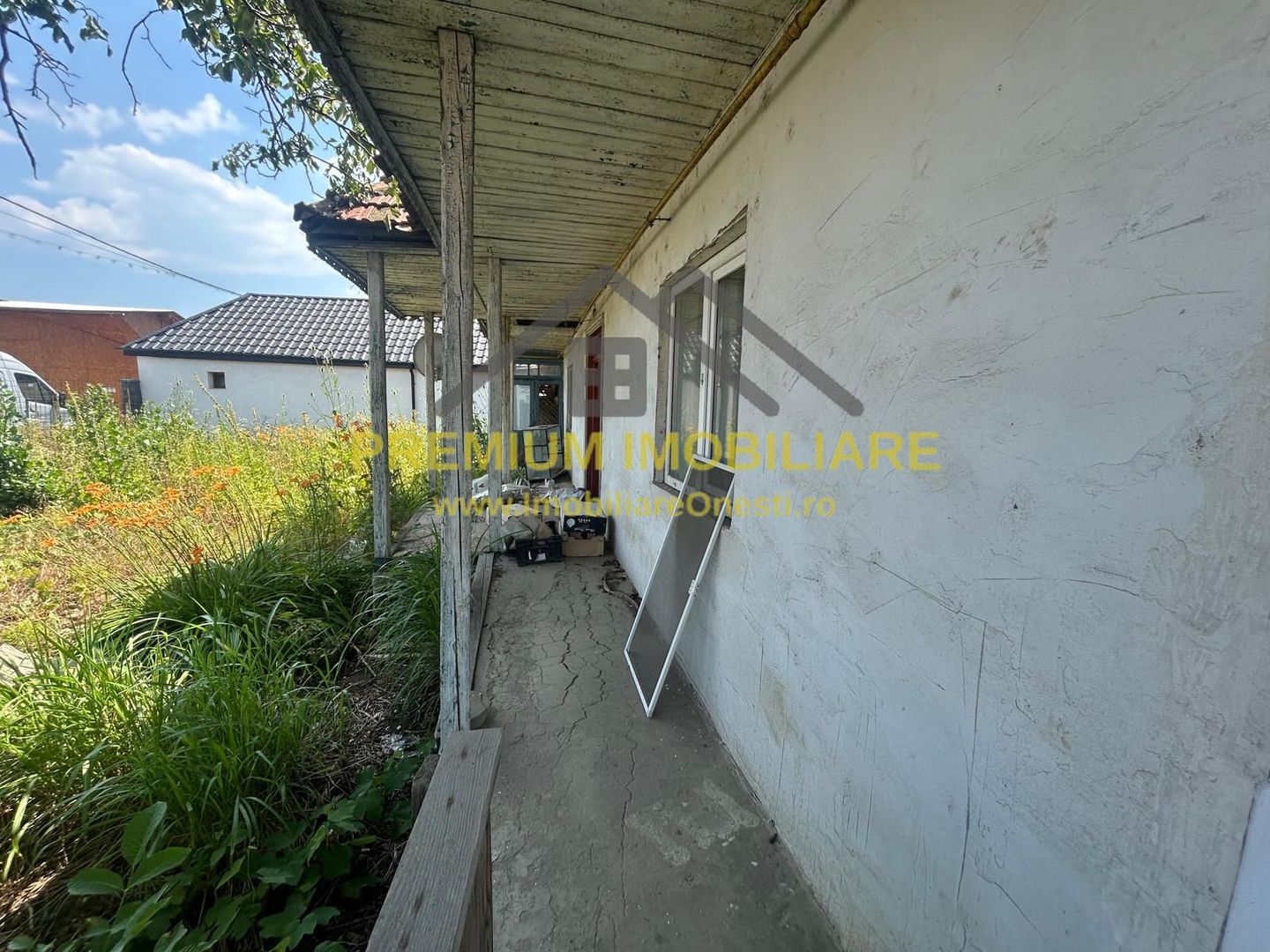 Casă de vânzare în centrul Oituzului, DN11 - Poză 10