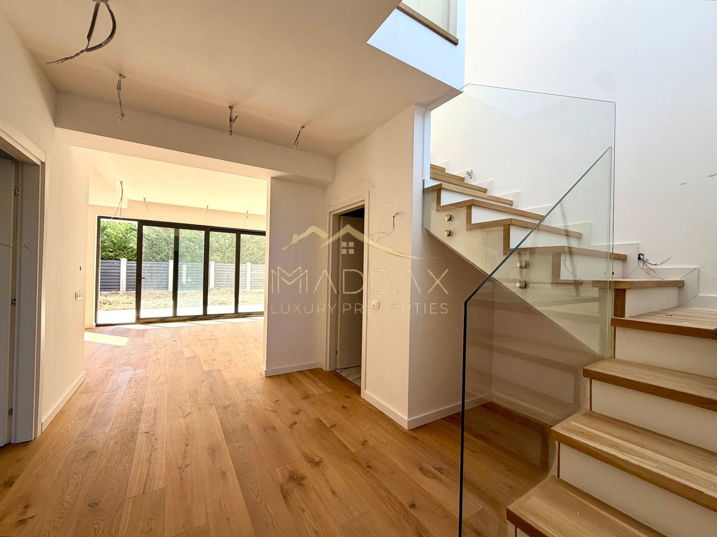 Vila Mediteraneana P+1E // 5 camere / 136 mp utili /garaj / Tunari - Poză 70