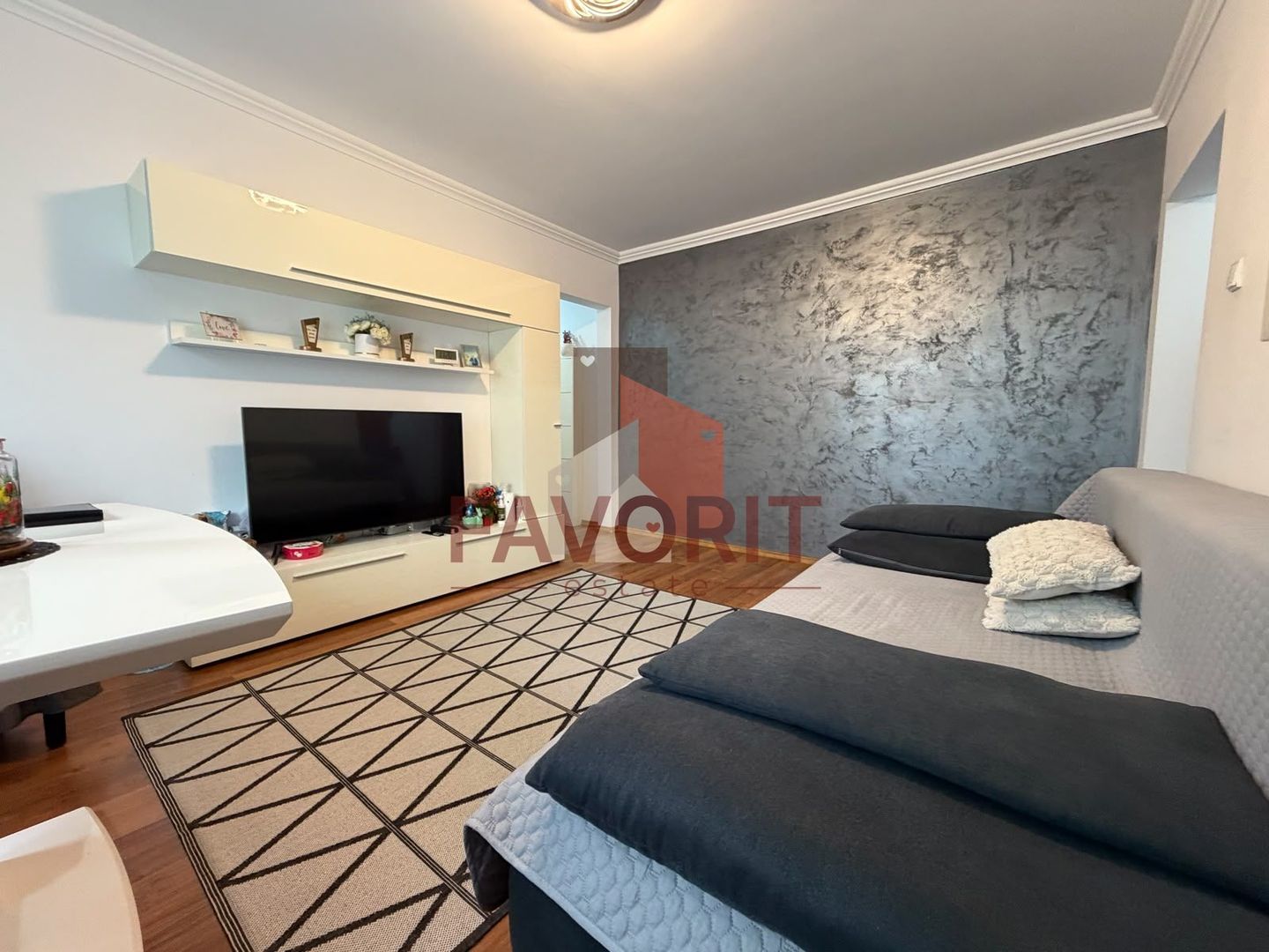 3 camere | etaj 1 | centrala proprie | mobilat,utilat | zona excelenta - Poză 1