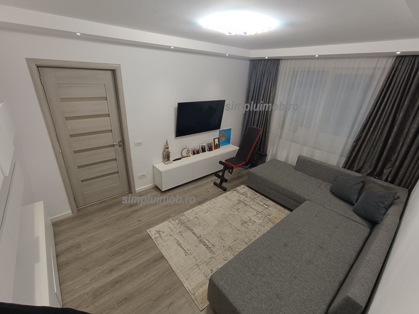 Centrala proprie decomandat parcare boxa 3 camere Dna Ghica - Poză 1