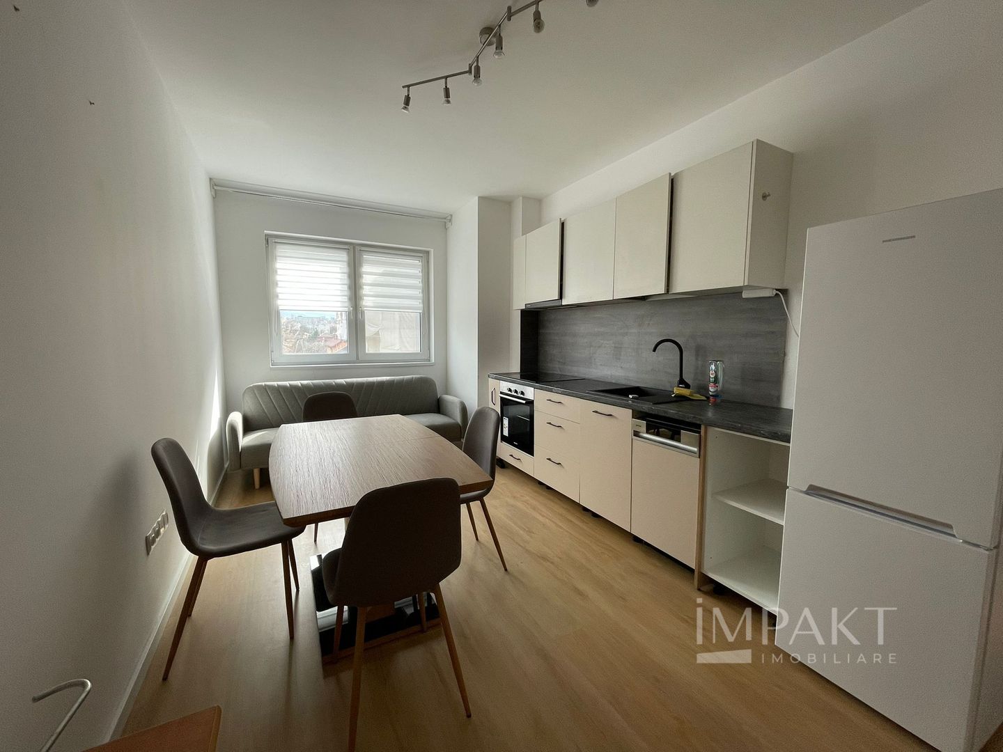 Apartament 3 camere, 60 mp, zona Bulgaria, luminos si spatios - Poză 1