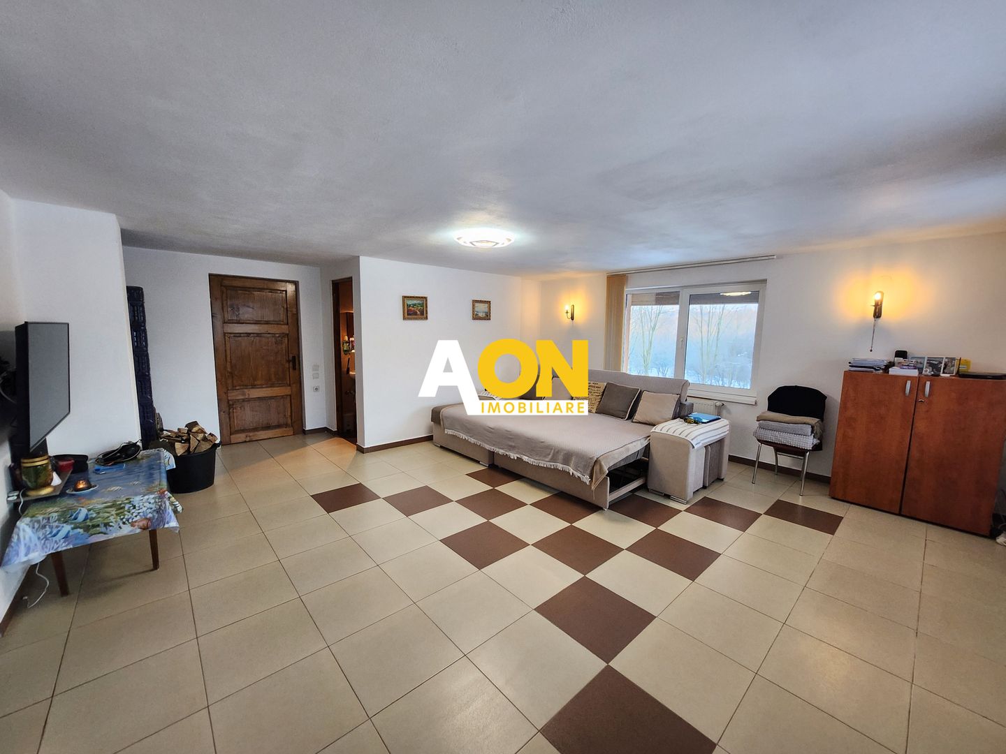 De vanzare casa 6 camere 8142 mp teren in Oarda de Sus - Poză 2