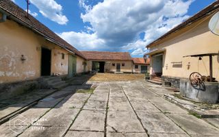 Casa  cu 3 corpuri de cladire, sat Lalasint - Poză 19