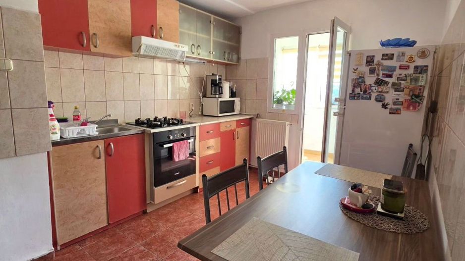 3 camere spatios, luminos 2 bai Transilvaniei - Poză 14