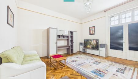 Apartament generos cu 3 camere – Zona Centrală