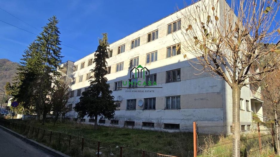 Bloc de apartamente - Brezoi - Poză 8