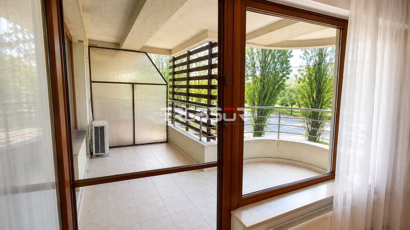Apartament 2 camere ultracentral în Mamaia, zona Rex, parcare privată - Poză 4