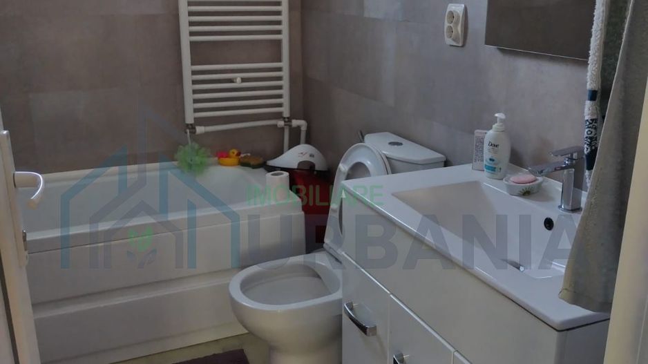 Vand casa 3 dormitoare, living, bucătărie. Intrare Popricani case noi. - Poză 5