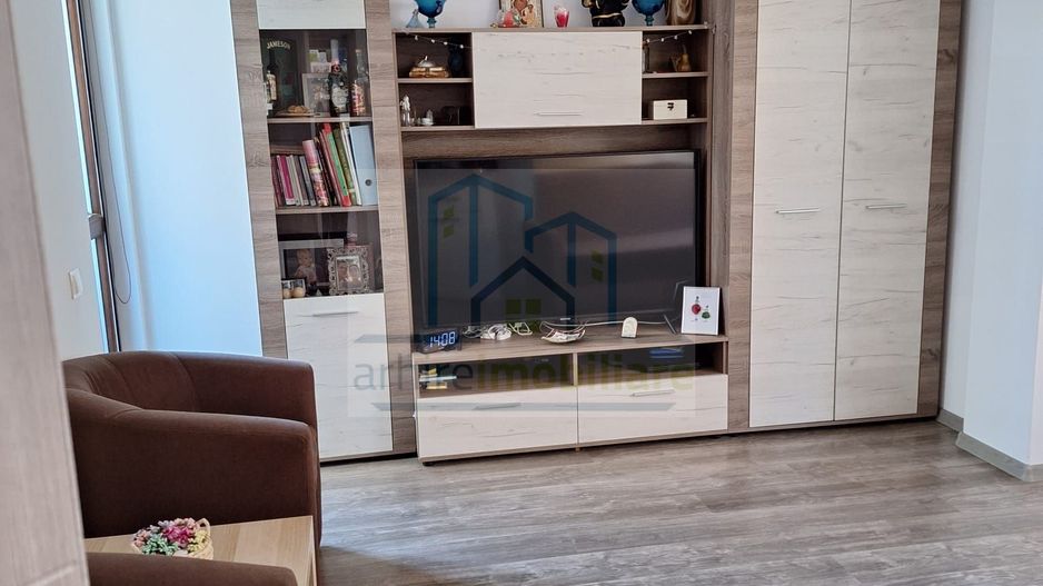 Apartament 2 camere Etj1, decomandat, loc de parcare Inclus in pret - Poză 1