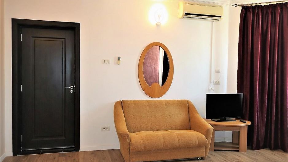 Mamaia Nord - Langa Mare, pensiune la cheie, 11 camere, 9 bai! - Poză 65