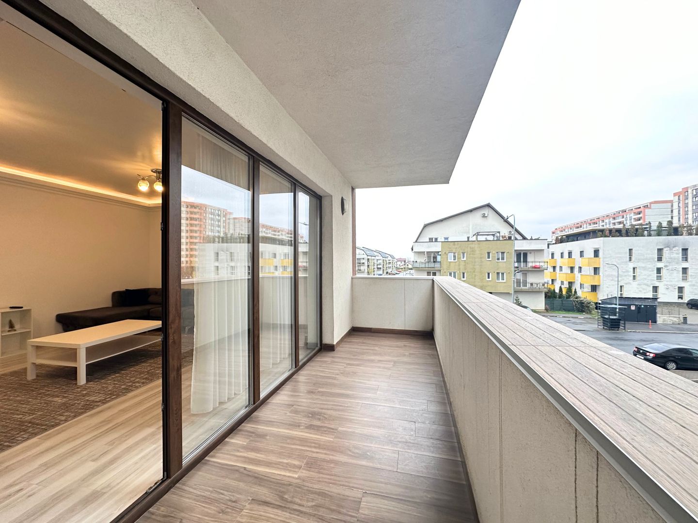 Vând apartament 3 camere 3 minute de Coresi complex ISARAN - Poză 6