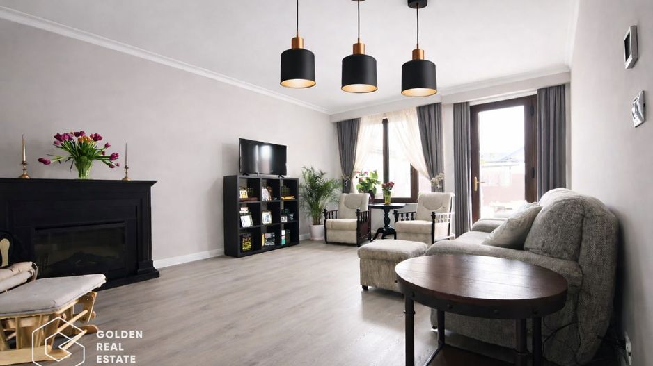 Casa practica cu 4 dormitoare, imobil eficient energetic, Via Carmina - Poză 1