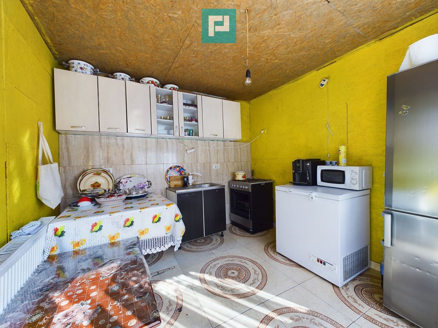 Apartament cu 2 camere la curte comună, Pârneava - Poză 7