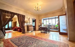 Apartament interbelic cu grădină și garaj - Poză 1