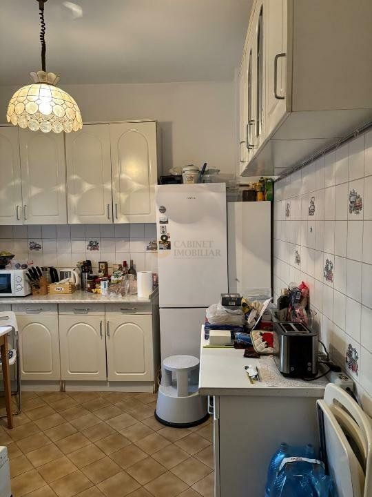 Vilă Spațioasă cu 7 Camere in Domenii – Locație Excelentă - Poză 16