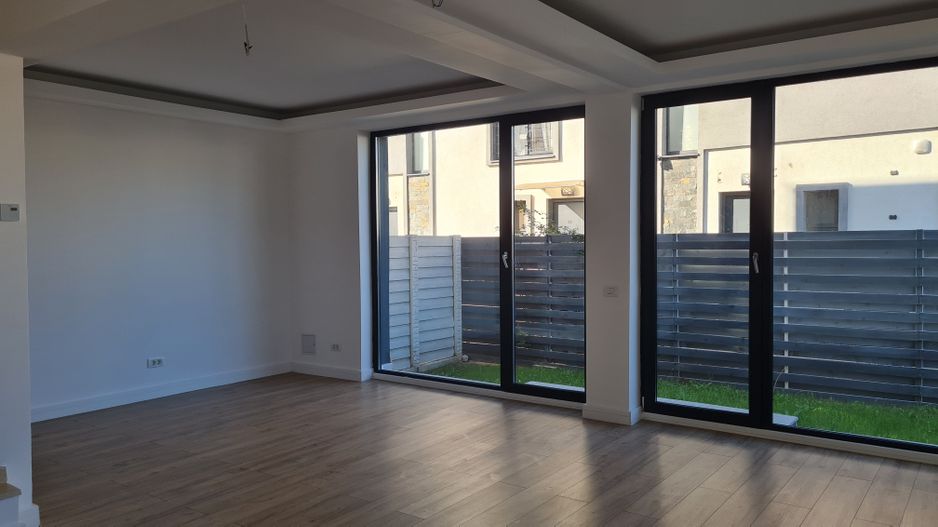 Otopeni str 23 August! Vila 5 camere la calcan pret fara concurenta! - Poză 5