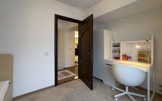 Apartament cu 3 camere, Parcare, P-ta Cipariu  zona Central - Poză 16