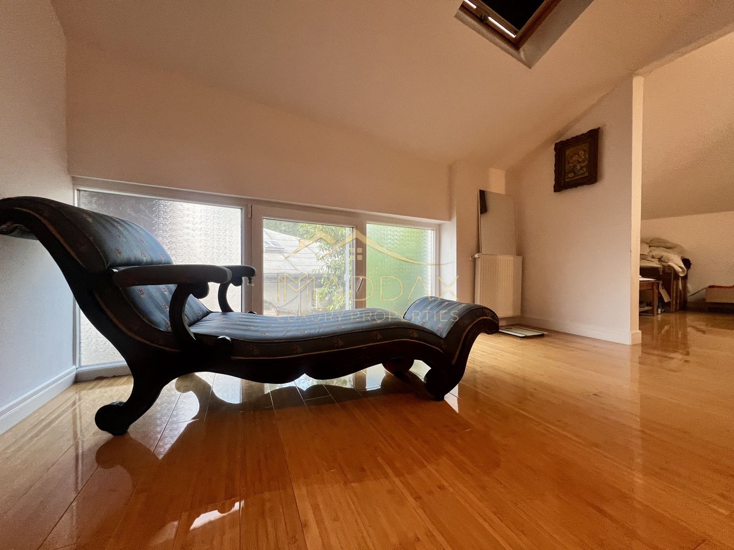 Casa **8 camere** // Domenii - Poză 2