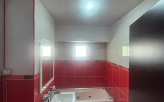 Vand apartament 2 camere Centru - Poză 12