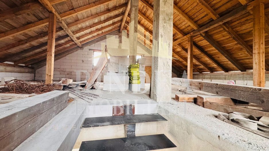 Casa individuala P+ M Pischia 167mp utili, 723mp teren - Poză 9