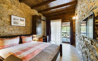 Pensiune de Lux pe Malul Dunării în Dubova - Poză 12