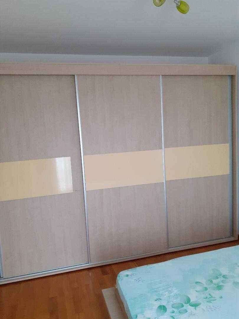 Închiriez apartament 2 camere, Decebal, mobilat, openspace - Poză 4