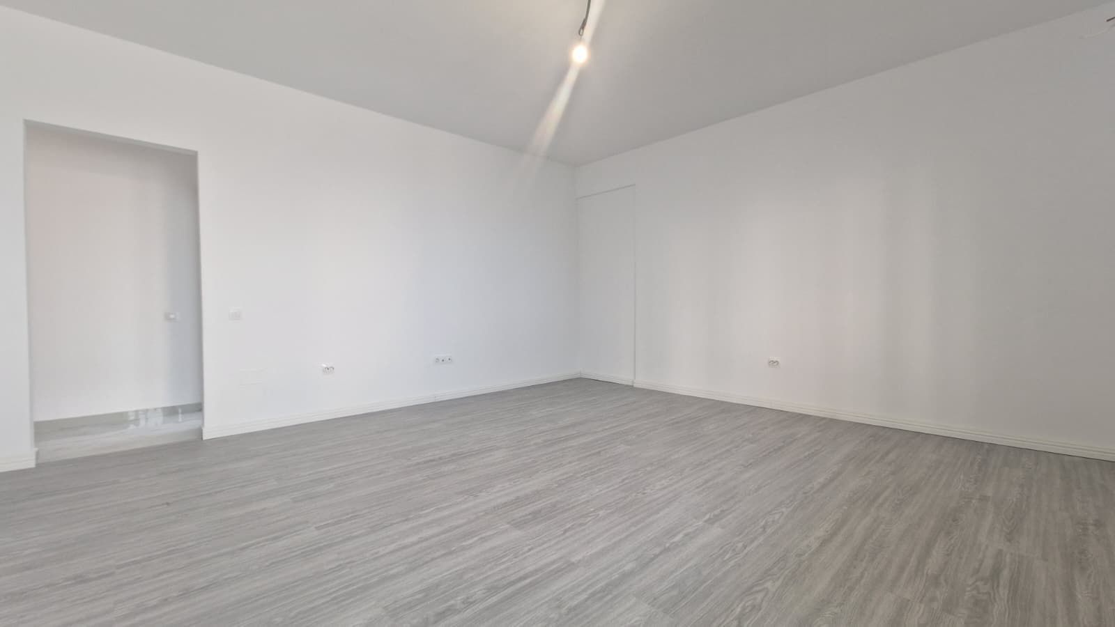METROU PACII 2 CAMERE CU GRADINA DE 150 mp  COMISION 0% - Poză 3