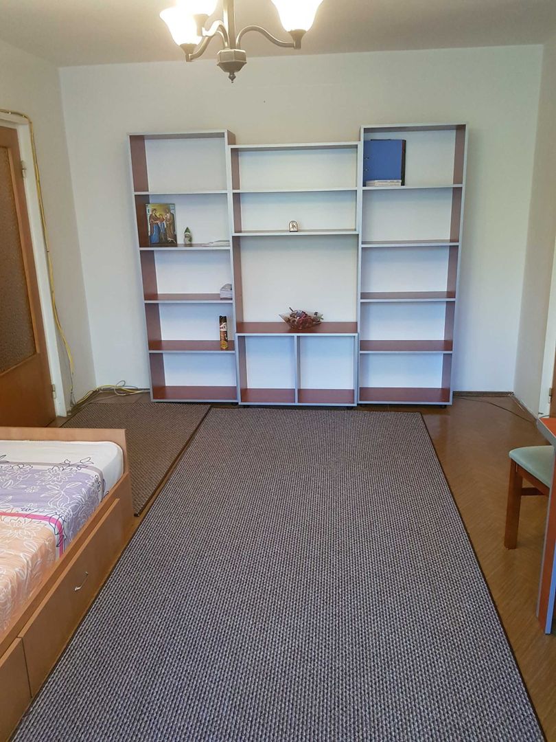 Vanzare Apartament 3 camere, 63 mp, etaj 1, mobilat si utilat – Drumul Taberei - Poză 1