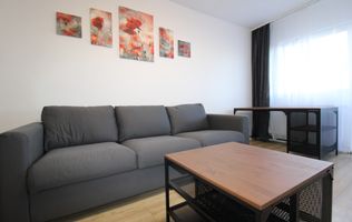 Zona Olimpia, 4 camere + 2 bai, centrala proprie.