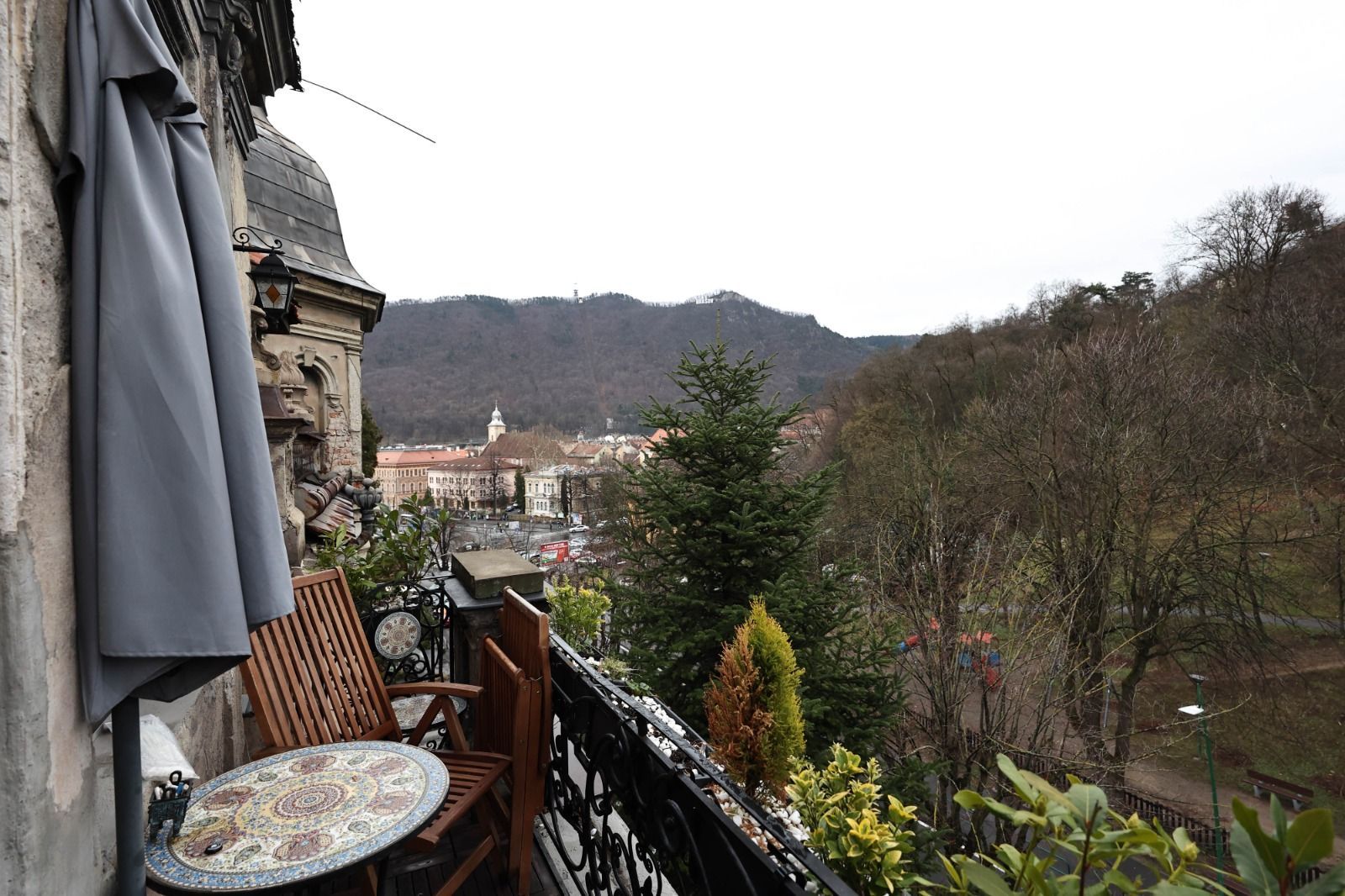 Bijuterie arhitecturală cu dotări smart in centrul Brasovului - Poză 34