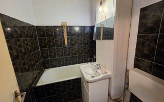 Apartament 3 camere, Cetate, 65 mp utili, et.5. Necesita renovare - Poză 6