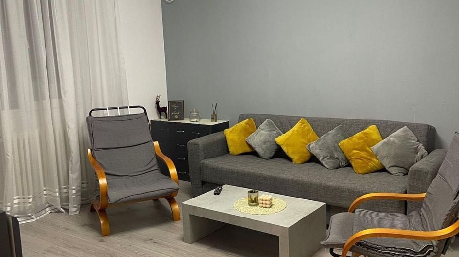 AP. 3 CAMERE STEFAN C. M, CENTRALA PROPRIE, LOC PARCARE, METROU 5 MIN - Poză 1