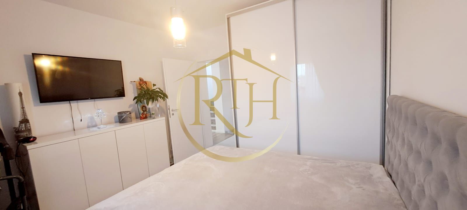 Vând casă  vila cu 5 camere,in Giroc ,materiale premium,comision ,0' - Poză 18