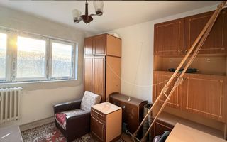 Apartament de vanzare, 3 camere, 68 mp, balcon și boxă – Zona Olimpia - Poză 2