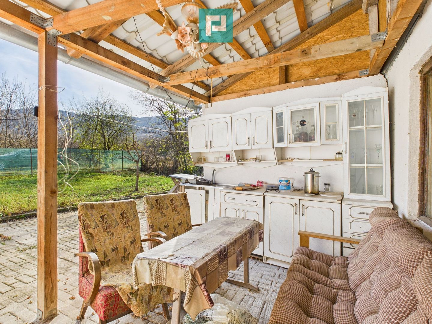 Casuță cu priveliște panoramică spre Cetatea Șiria - Poză 4