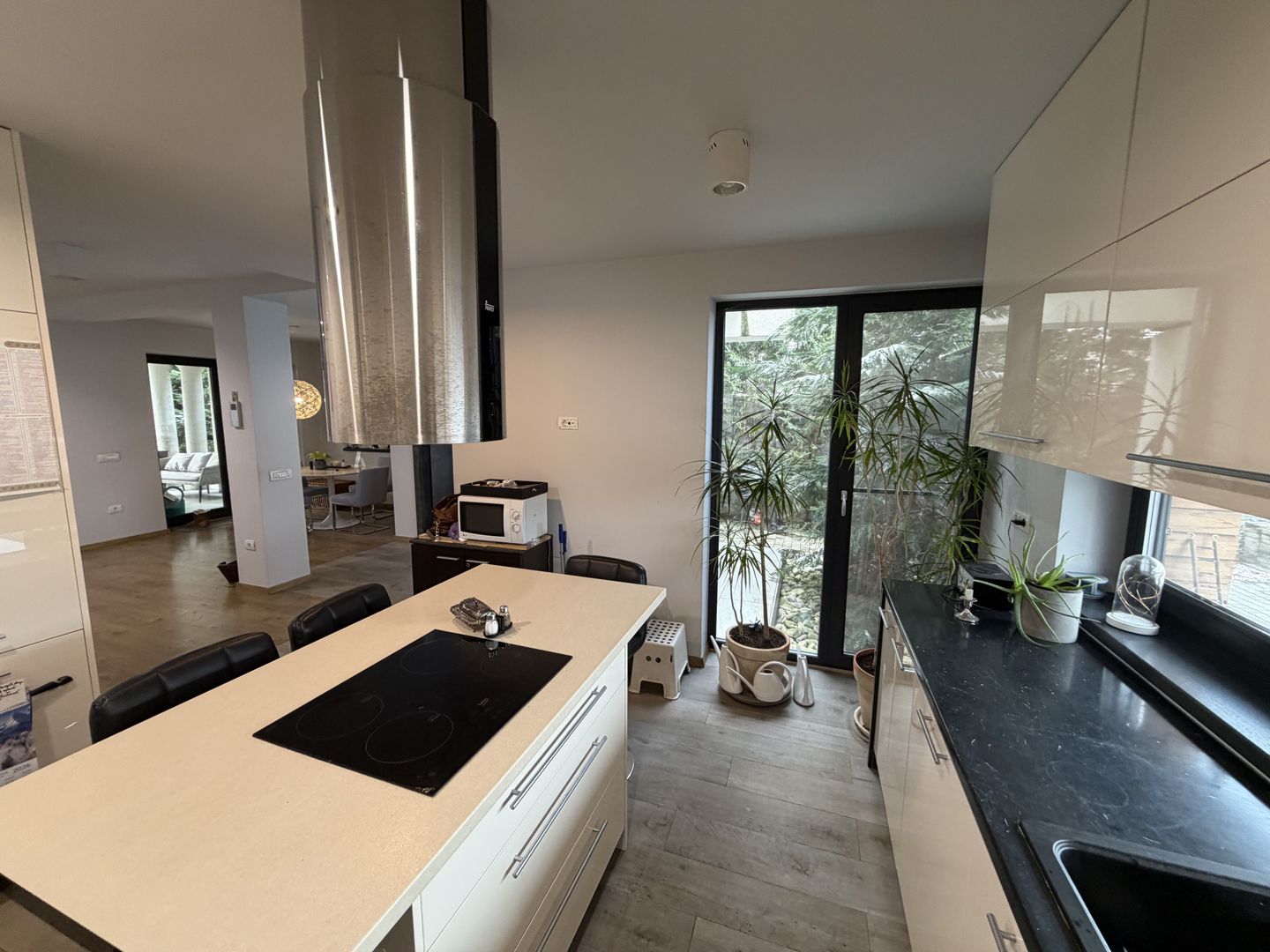 Duplex modern – arhitectură contemporană, spații luminoase - Poză 17