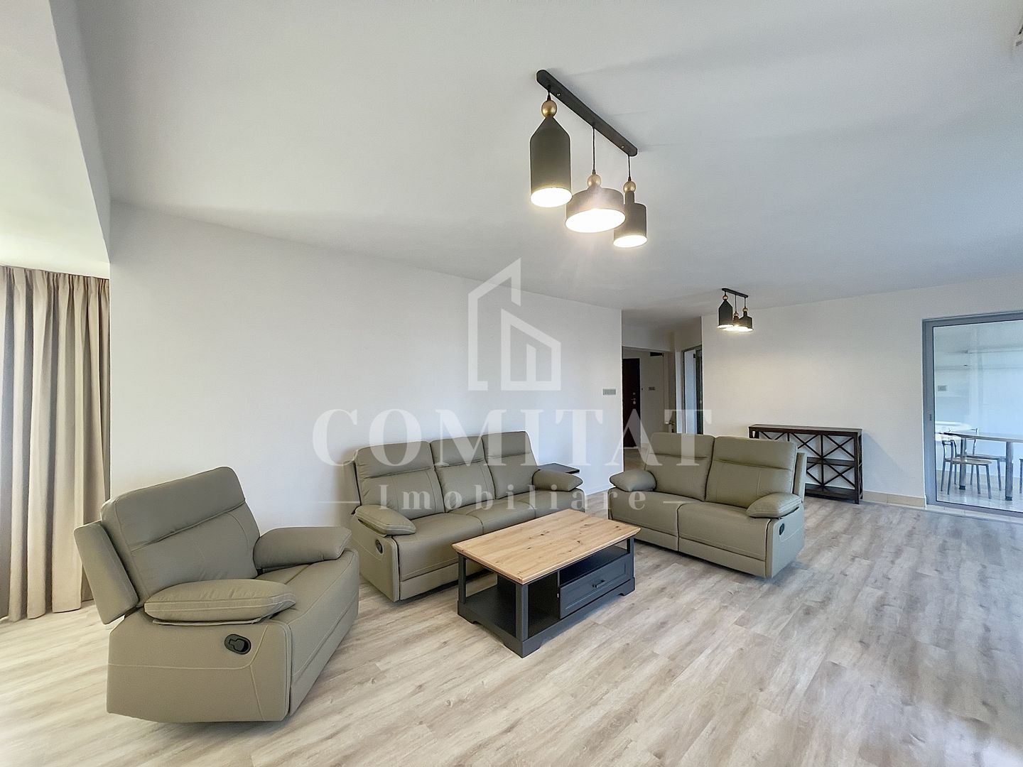 Apartament 4 camere confort lux zona Ramada Andrei Muresanu - Poză 1