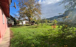 Casa traditional bucovineana la poalele muntilor Bucovinei - Poză 9