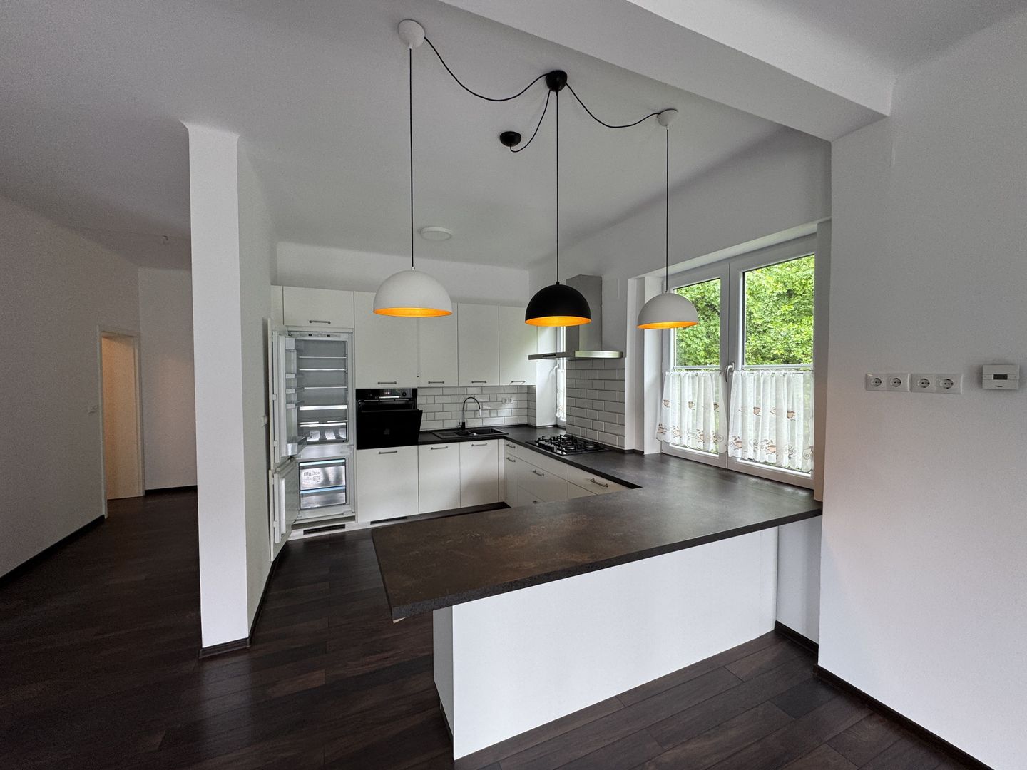 Apartament cu vedere spre Tâmpa, liniște și natură, în Centrul Istoric al Brașov - Poză 7